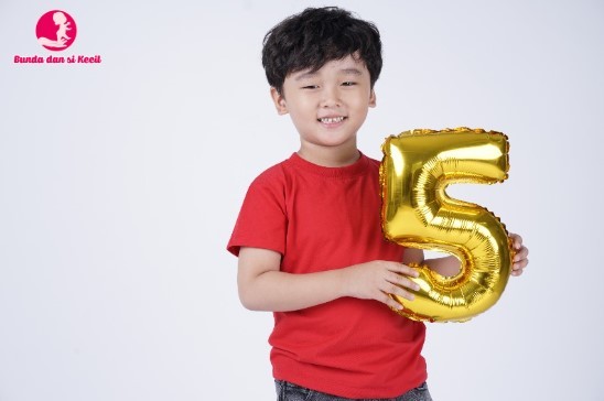 Tahapan Kemandirian dan Sosial Anak Usia 4–5 Tahun yang Perlu Bunda Tahu